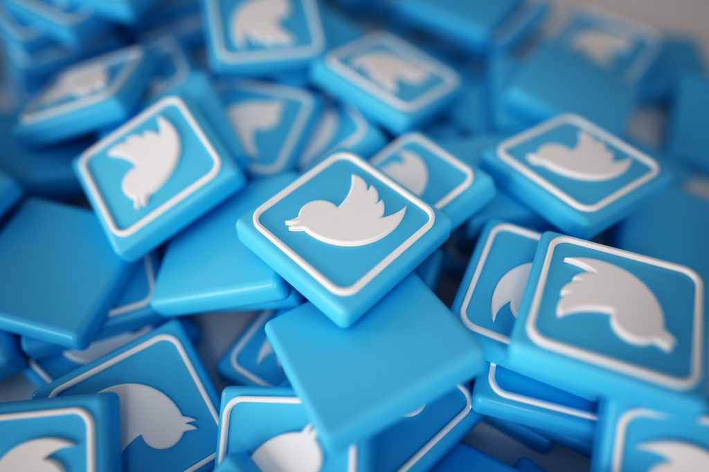 twitter posting services
